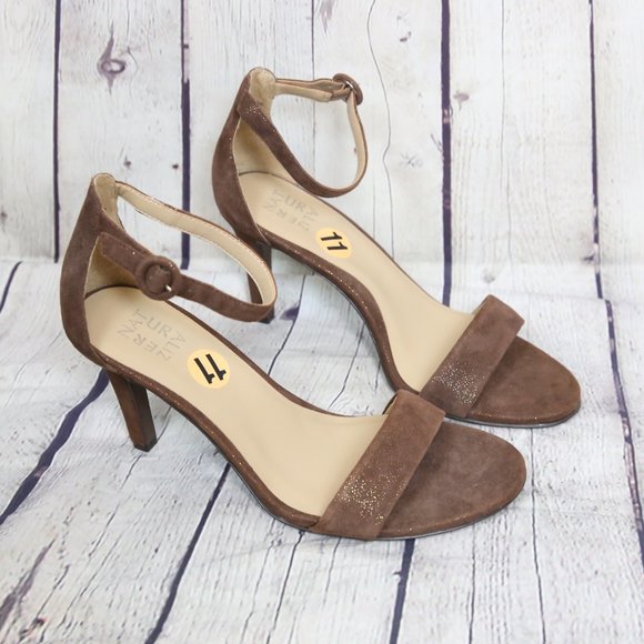 kinsley ankle strap sandal naturalizer